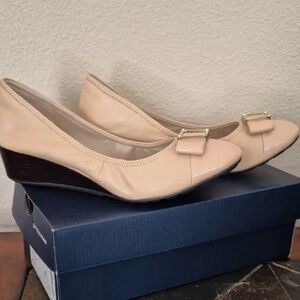 NWT!! Cole Haan Emory 40mm Bow Wedge size 7B